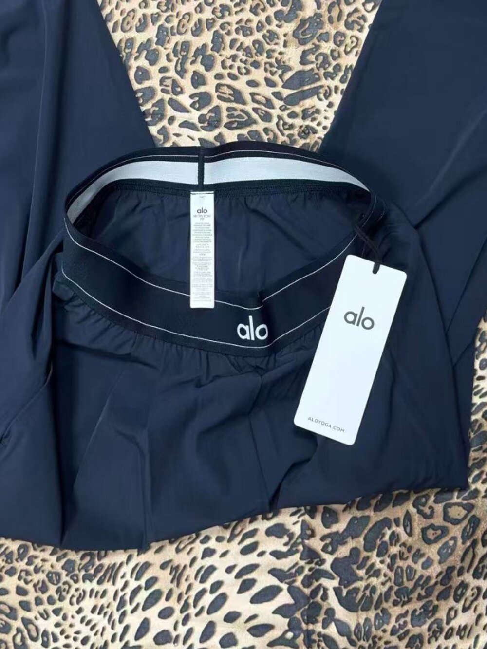 💙💜Alo Yoga Suit Up Navy Blue Trouser NWT (Regular 30" Inseam) - Picture 3 of 8